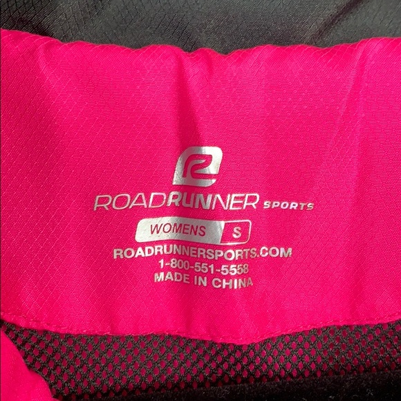 RoadRunner neon pink and black zip up jacket sm - Picture 3 of 9